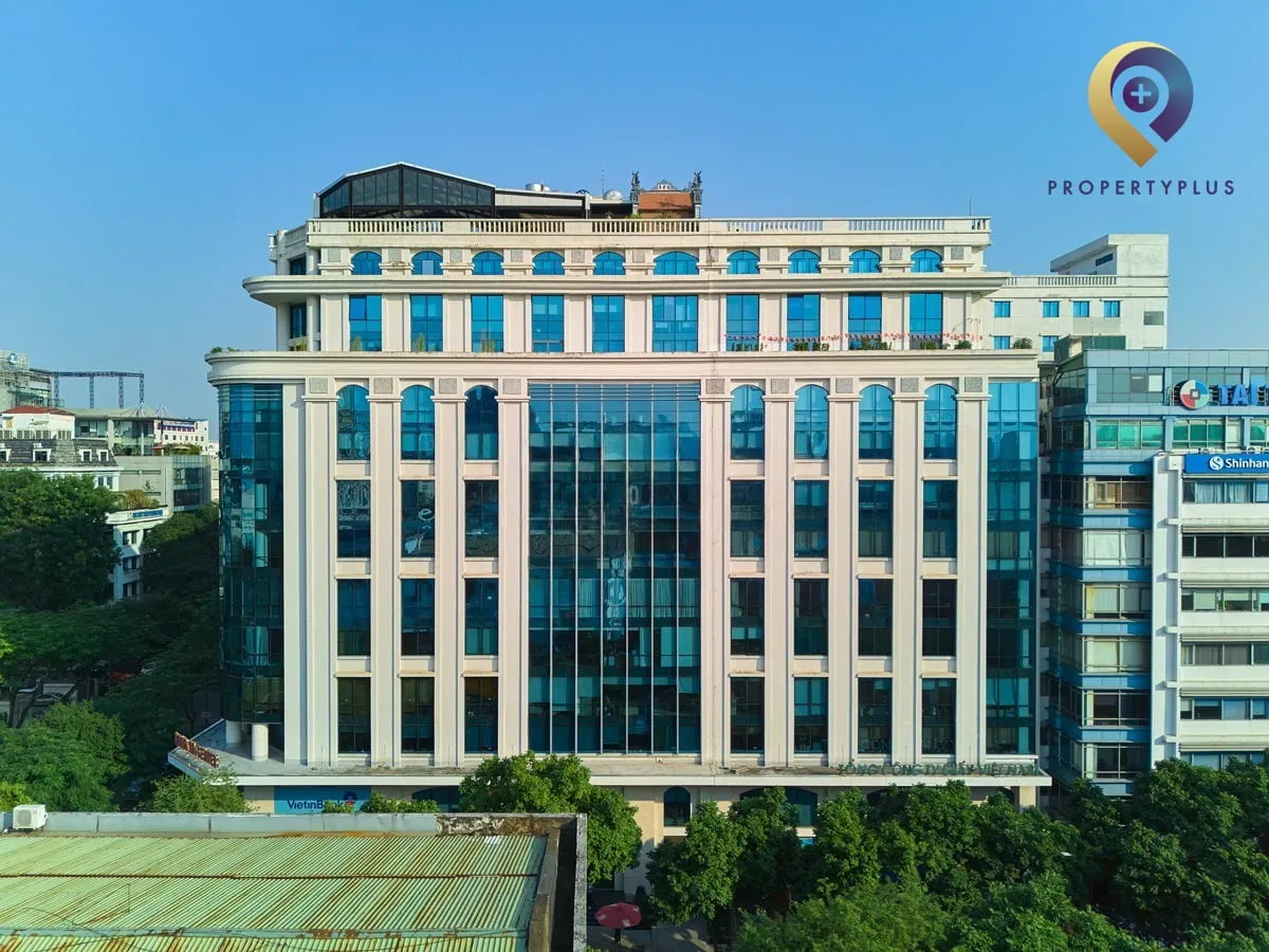 Hong Ha Center building facade from Ly Thuong Kiet street